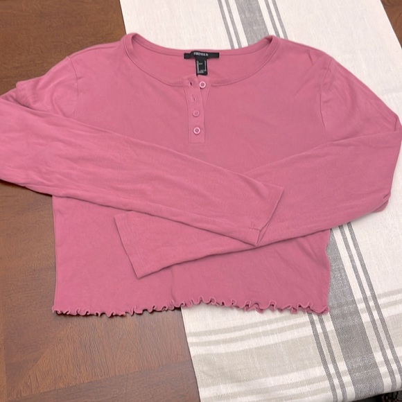 Forever 21 cropped long sleeve top. Juniors Large - Picture 2 of 4